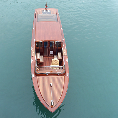 Taxi in legno